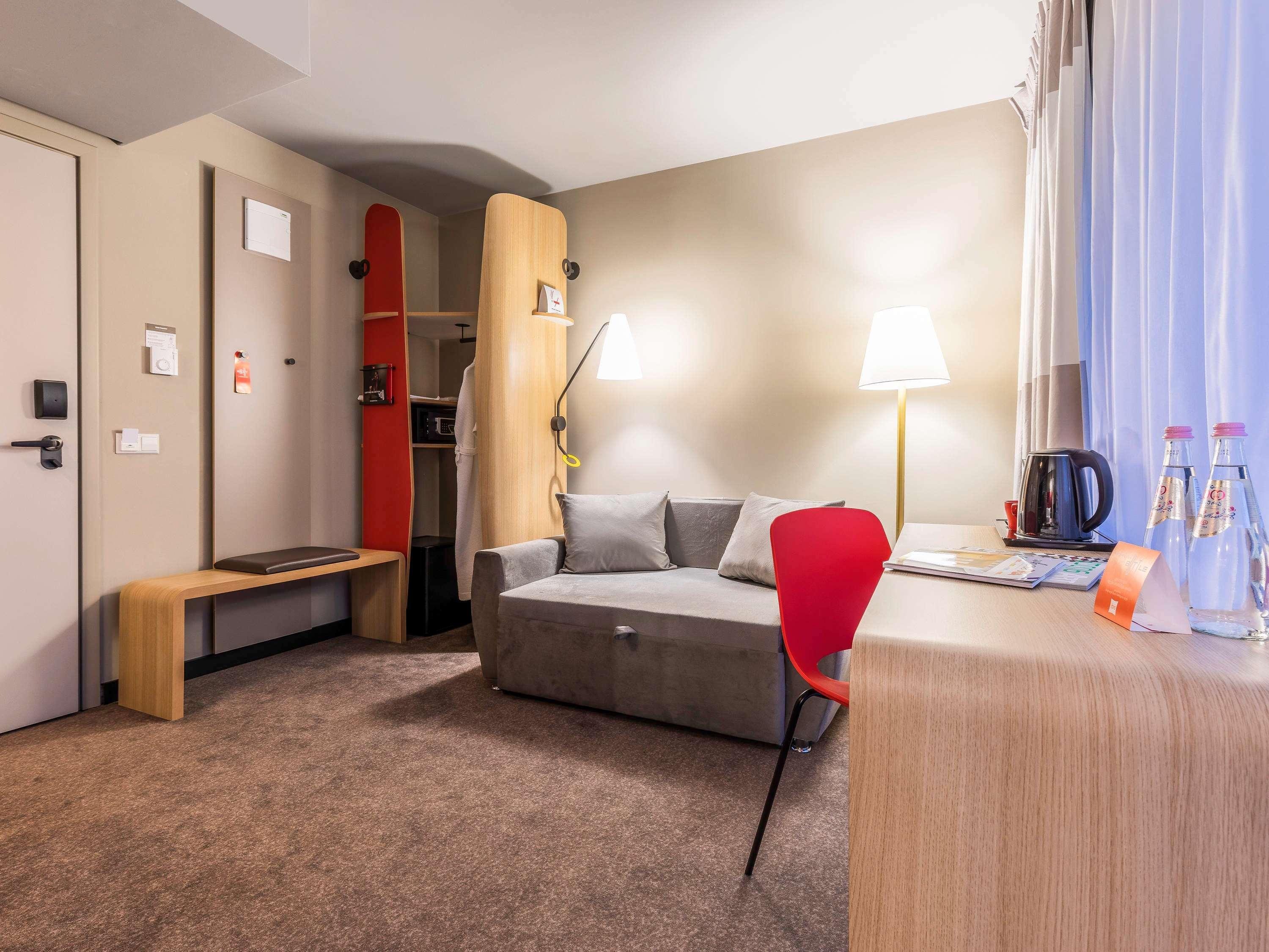 Hotel Ibis Stadium 4*
